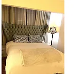 Stylish And Well Equipped Apartment