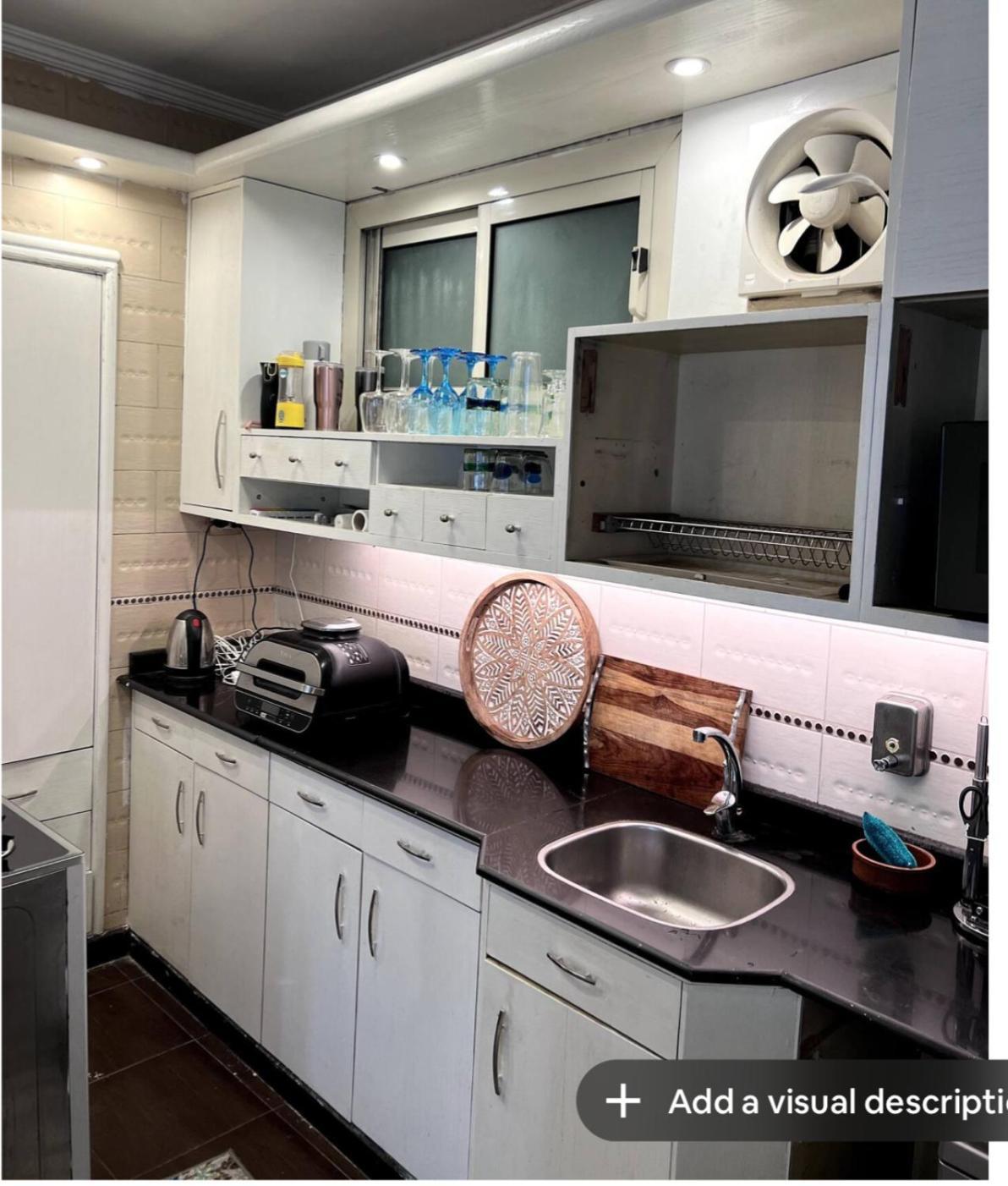 Stylish And Well Equipped Apartment *